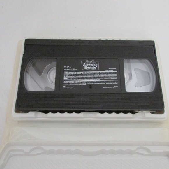 VHS Tapes - 4 Classic Disney movies - Picture 7 of 10